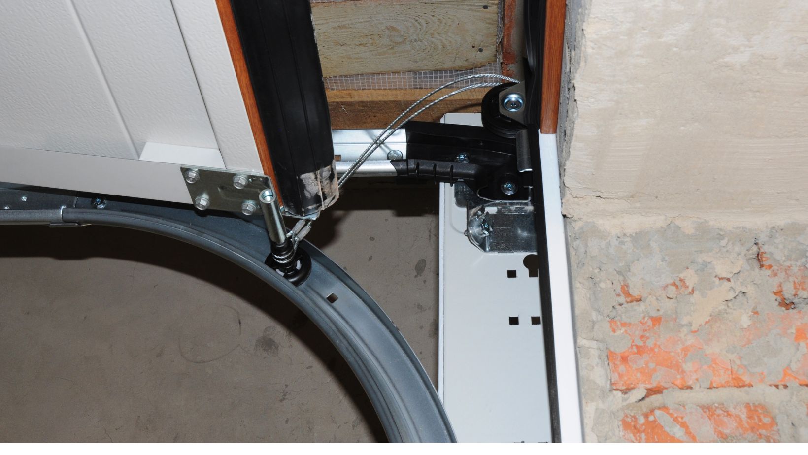 Benefits of Buying a Garage Door Rail Kit